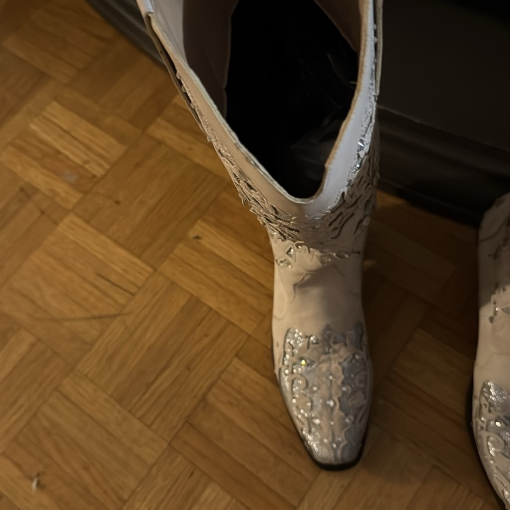 Ladies 7.5 Sparkle and Rhinestone Dressy Boots - Picture 2 of 10